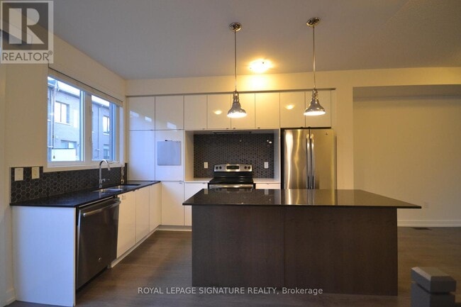 Photo - 202 Huguenot Rd