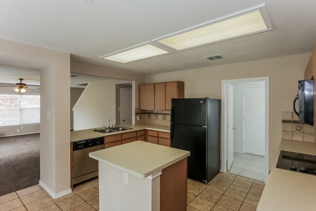 Photo - 629 Gibson St