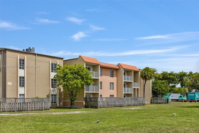 Photo - 4920 NW 79th Ave Unit 309