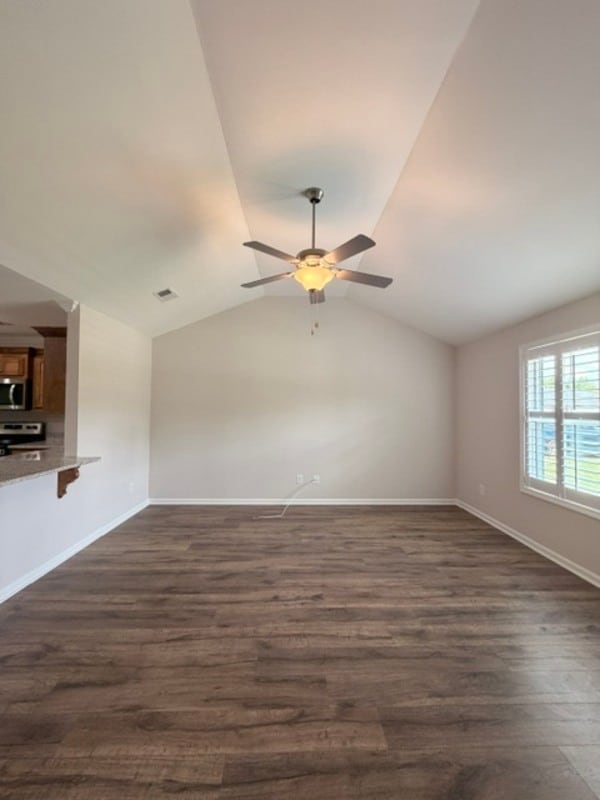 Photo - 660 Constitution Dr