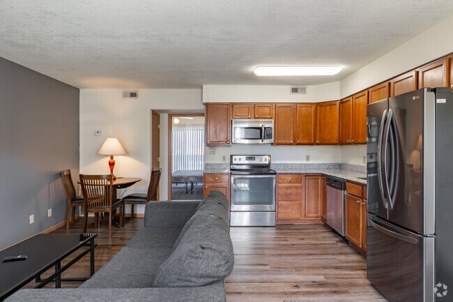 3BR, 1BA - 700SF