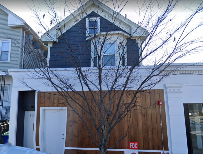 Building Photo - 124 Pearl St Unit 124