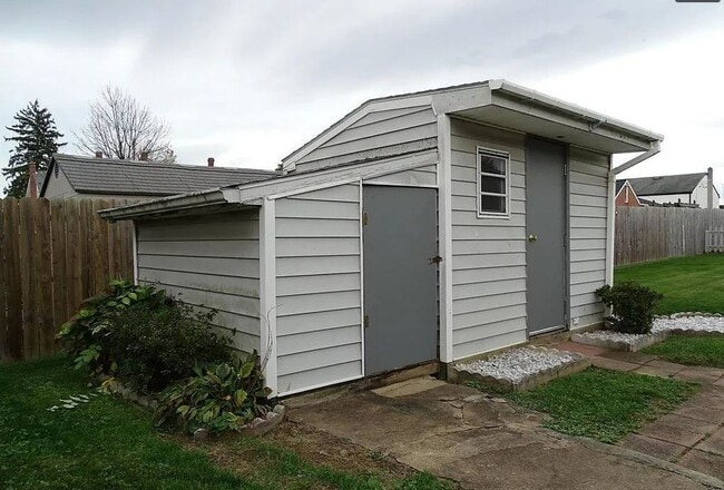 Photo - 160 W Beaver St Unit 160 W Beaver St - #B