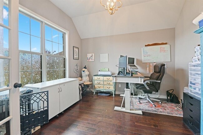 Photo - 905 Overture Dr