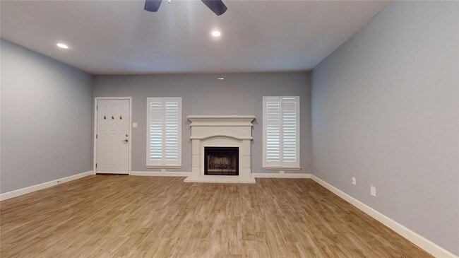 Photo - 2984 Holly Hall St