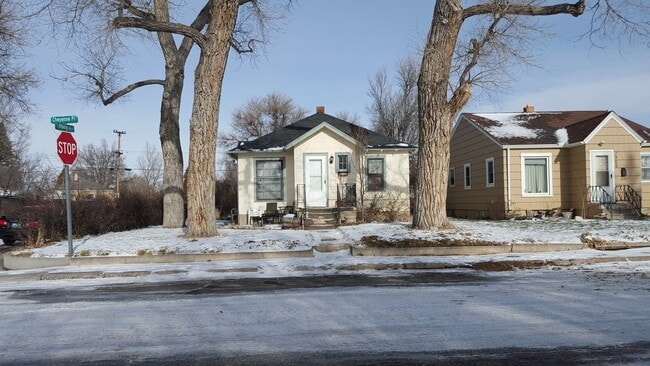 Building Photo - 1902 Cheyenne Pl