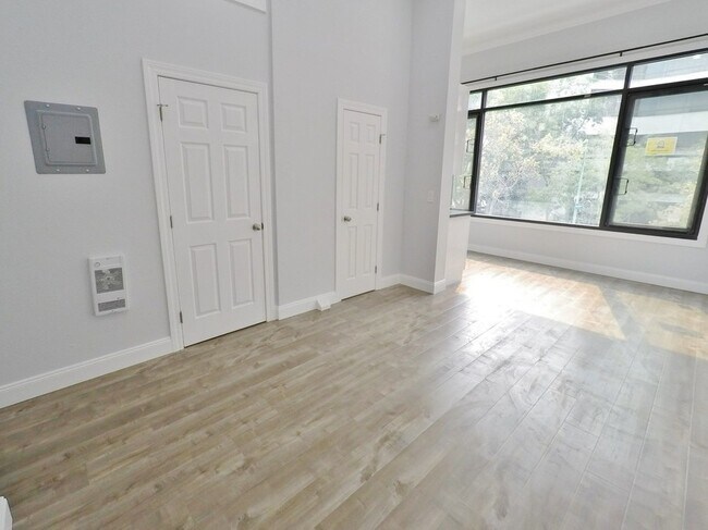 Photo - 518 7th St Unit 01