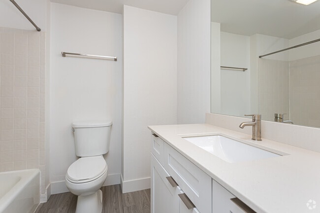 1BR, 1.5BA - 680SF