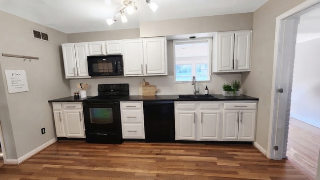 Photo - 7123 Glenellyn Drive Unit 7123 Glenellyn Drive
