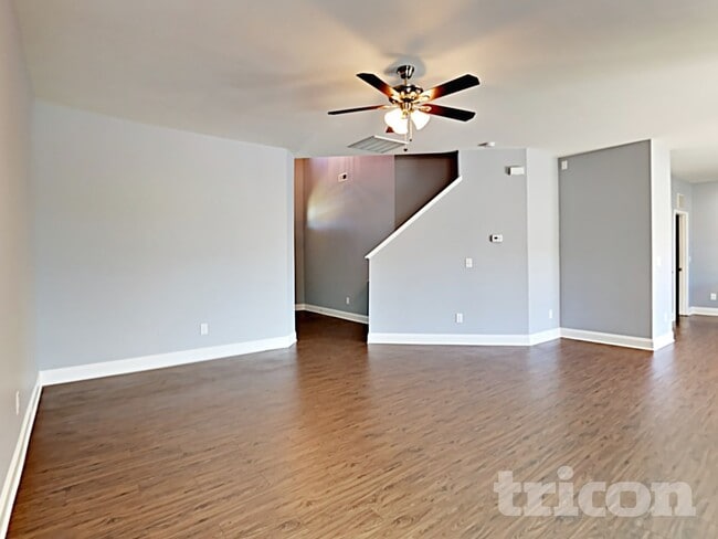 Photo - 163 Green Willow Dr