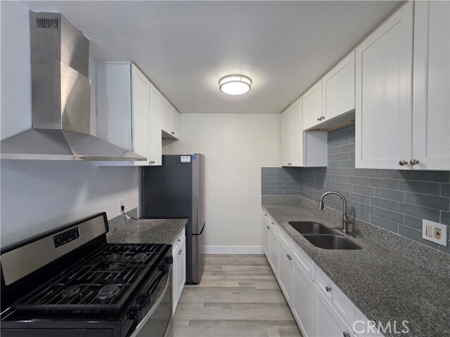 Building Photo - 14609 Saticoy St Unit 16