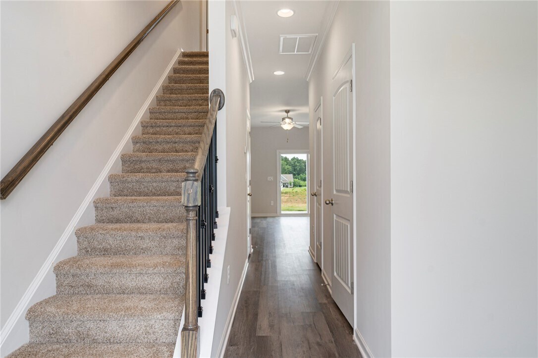 Photo - 105 Weaver Way