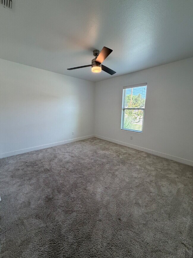 Photo - Spacious 3/2/2 Unit B