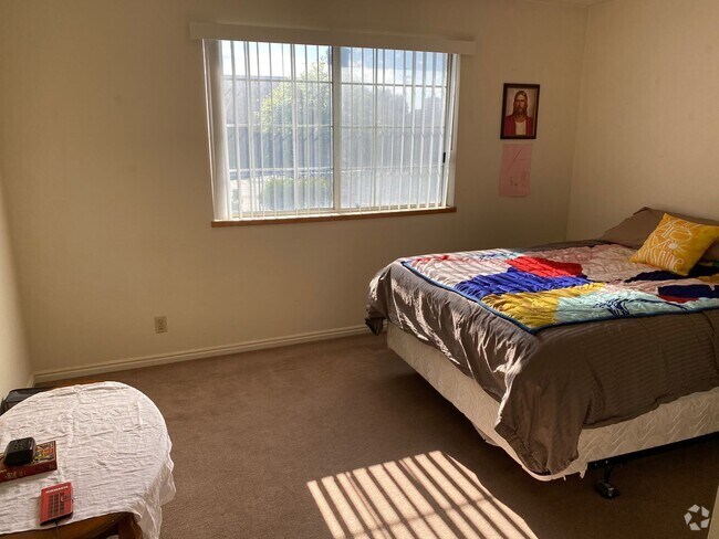 Building Photo - North Orem 2 bedroom/1 bath apartment Unit 837
