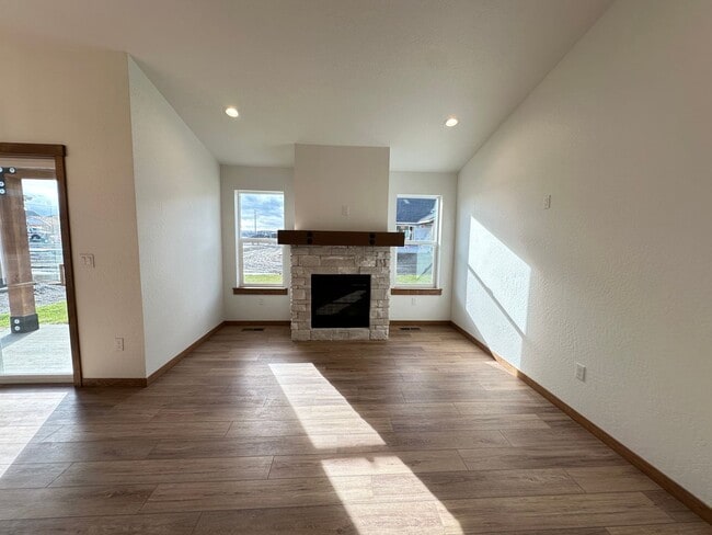 Photo - Brand New Rathdrum Home