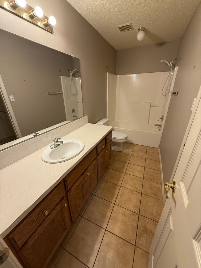 Photo - 1824 Wilder Ln Unit A