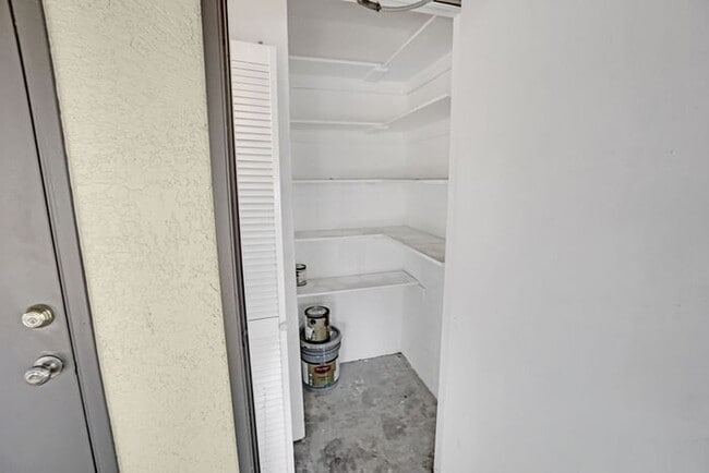 Photo - Pending / Rented - Vaulted Elegance in Old...