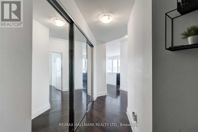 Photo - 65 St Mary St Unité 2902