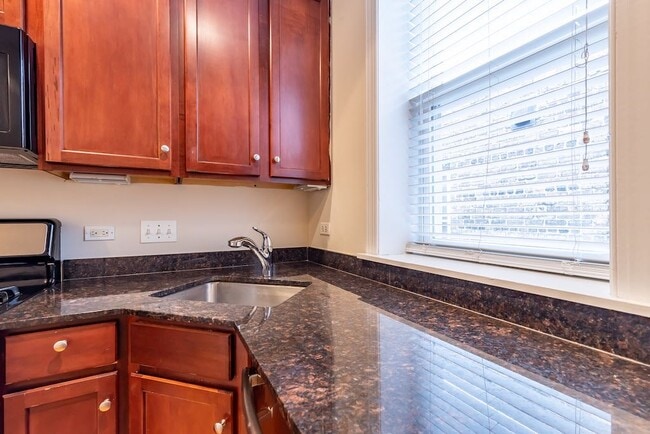 Photo - 3212 N Clifton Ave Unit W4