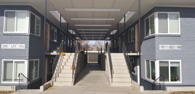 Building Photo - 1 Bedroom Apartment Available February 1st Unit B