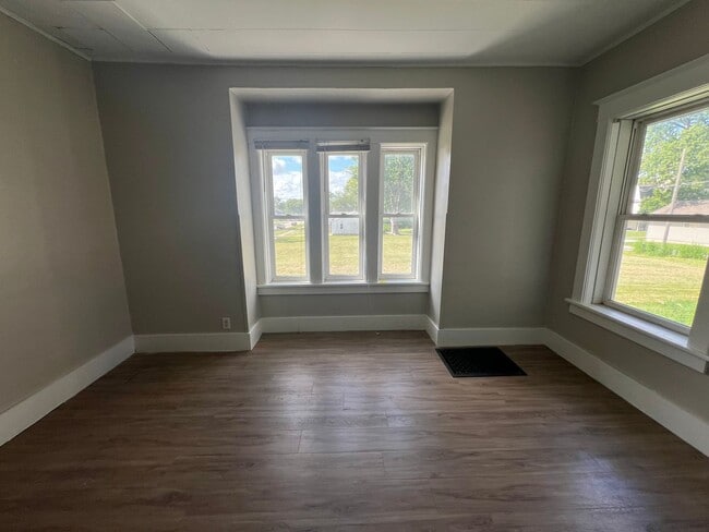 Photo - 2409 Iowa St