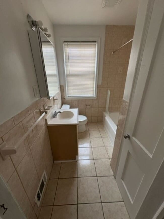 Photo - Charming row home in Baltimore City!