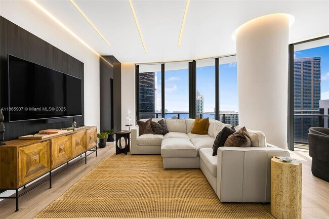 Photo - 45 SW 9th St Unidad 4603