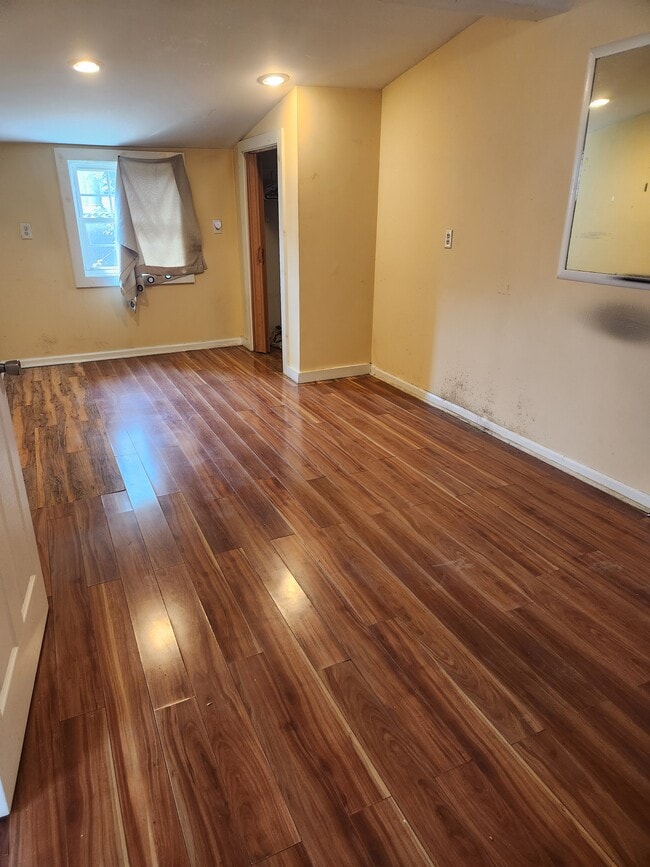 233.5 Porter Ave Unit 1