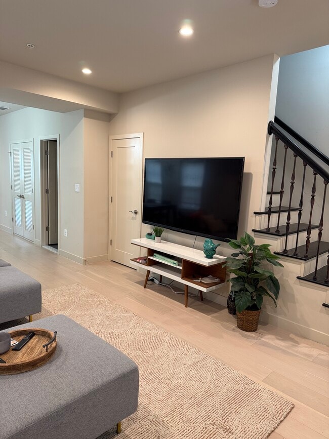 Photo - 1715 24th Pl SE