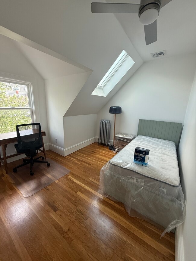 Photo - 96 Munroe St