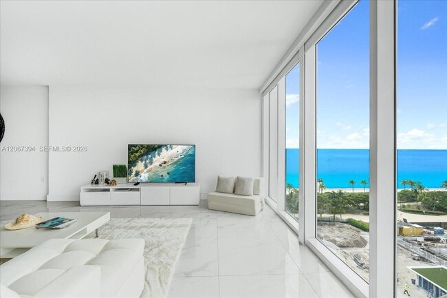 Building Photo - 10275 Collins Ave Unit 916