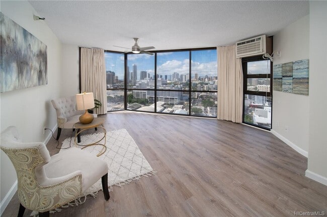 Building Photo - Convenient 1 Bedroom Close to Everything Unit 1702