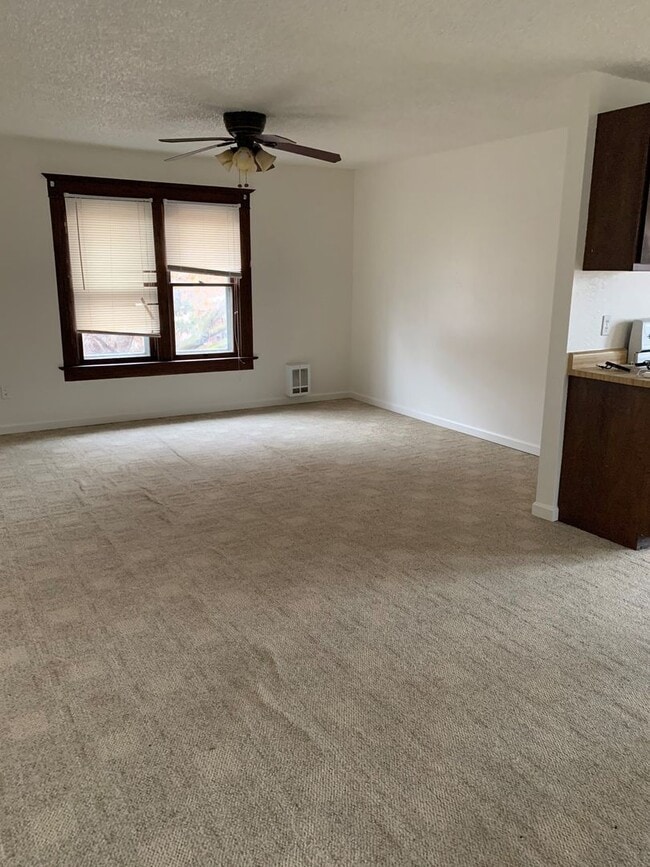 Photo - Pederson-PM-020-0122-337 Unit #1