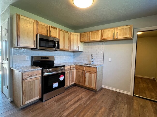 Photo - 5813 NW Elm Ave