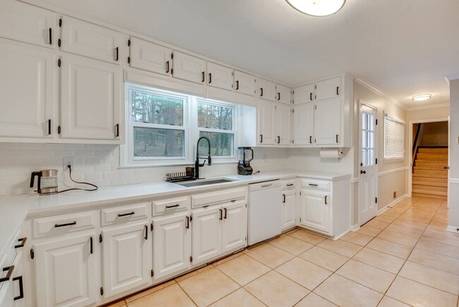 Photo - 2093 Breconridge Dr S W