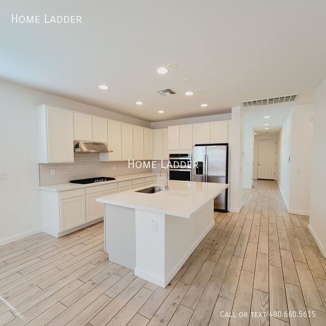 Photo - 13337 W Lariat Ln