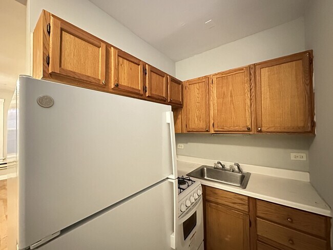Photo - 457 W Melrose St Unit 112