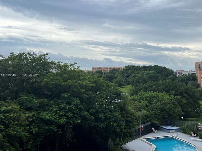 Building Photo - 9682 Fontainebleau Blvd Unit 509