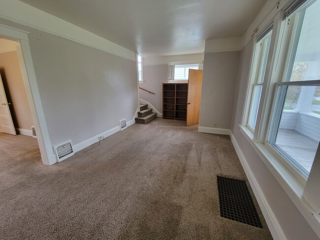 Photo - AVAILABLE JUNE - 3 BED 1 BATH NEAR CAMPUS