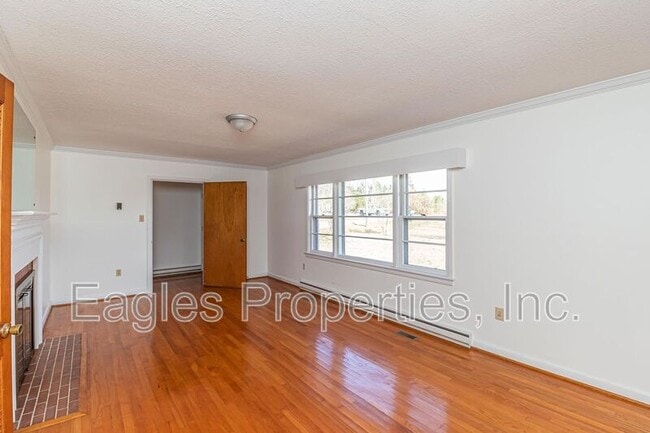 Photo - 1614 US Hwy 70 W