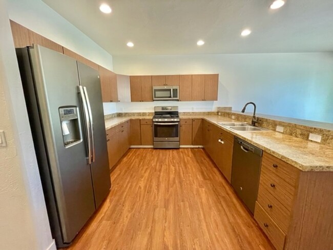 Beautiful 3BR/2BA Townhome Near Lake Pagos... - Beautiful 3BR/2BA Townhome Near Lake Pagos...