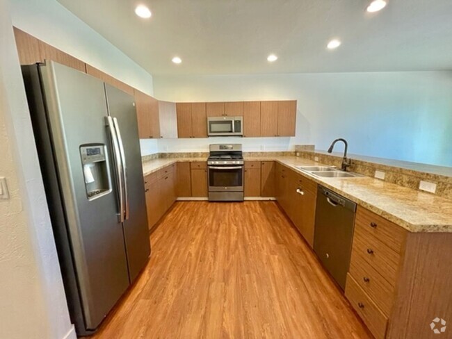 Building Photo - Beautiful 3BR/2BA Townhome Near Lake Pagos...