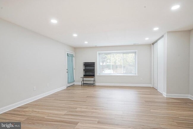 Building Photo - 4617A Aberdeen Dr