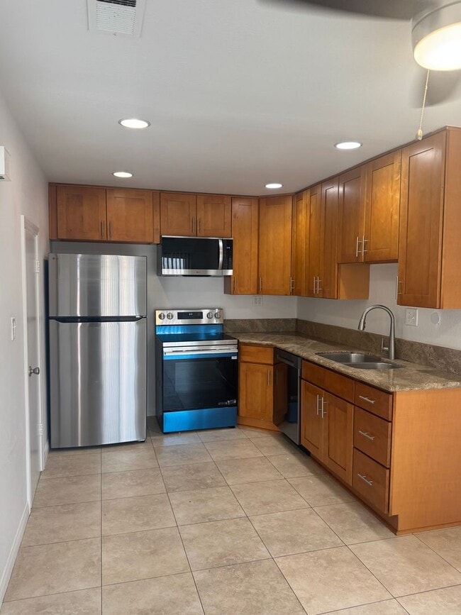 Photo - 2210-2212 E Avalon Ave Unit 2212