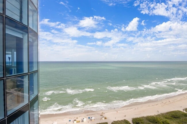 Building Photo - 6301 Collins Ave Unit 2603