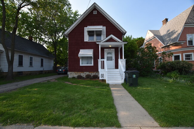 Photo - 338 Marion Ave
