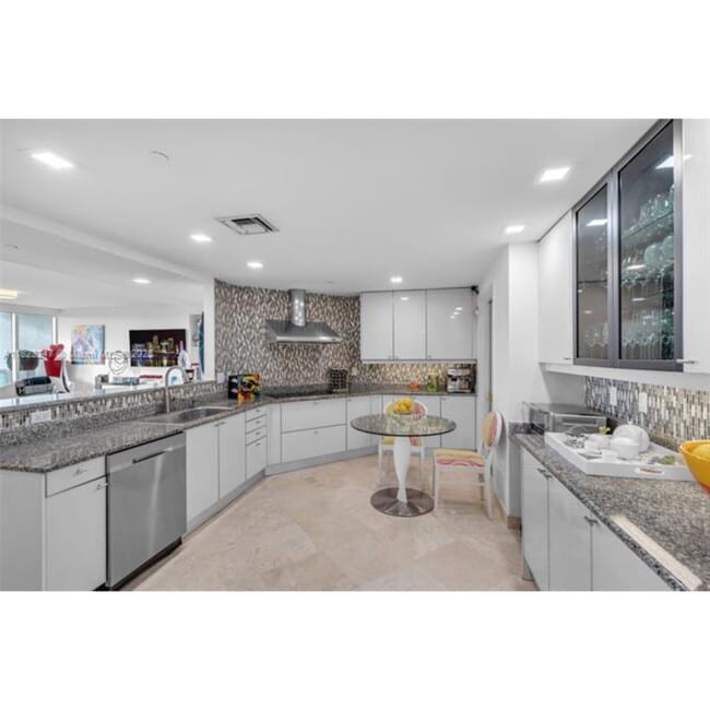 Photo - 1643 Brickell Ave