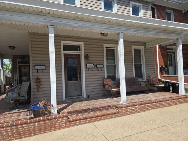 Photo - 215 E King St Unit 215 B