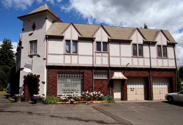 Photo - 18348 SE River Rd