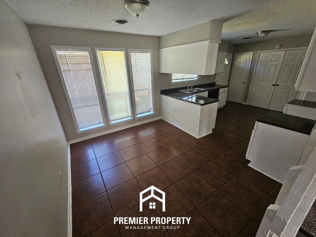 Photo - 3951 Silverleaf Rd